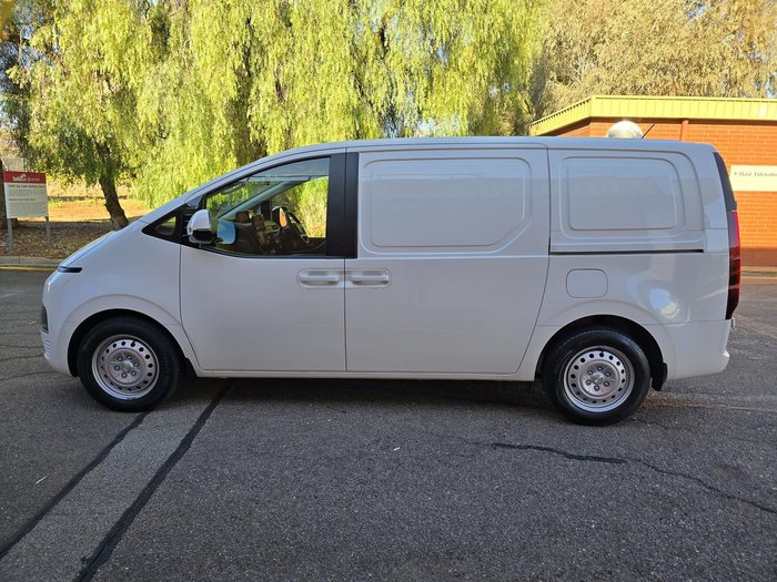 2024 Hyundai STARIA LOAD