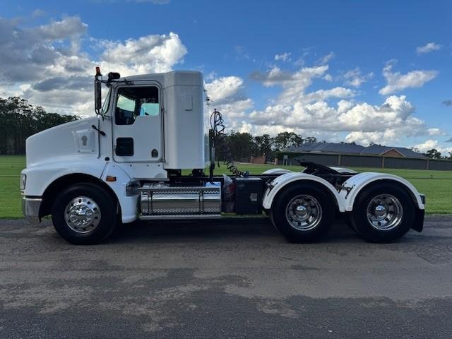 2010 Kenworth T408 It Bunk. Cummins Isx 525Hp, 97T Rated