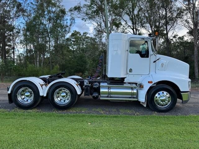 2010 Kenworth T408 It Bunk. Cummins Isx 525Hp, 97T Rated