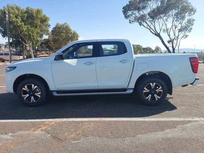 2024 Mazda BT-50 GT
