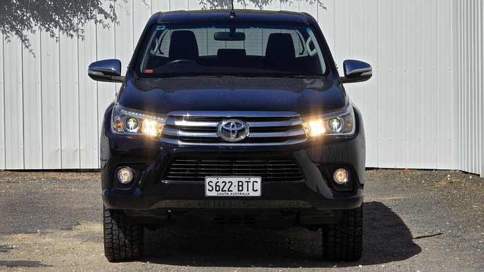 2017 Toyota Hilux SR5