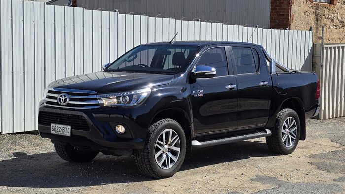 2017 Toyota Hilux SR5
