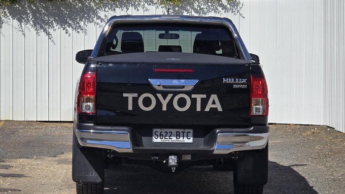 2017 Toyota Hilux SR5