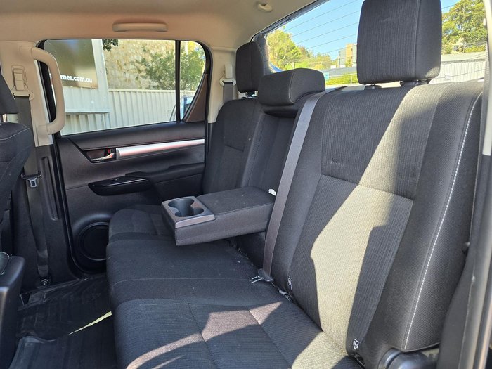 2017 Toyota Hilux SR5