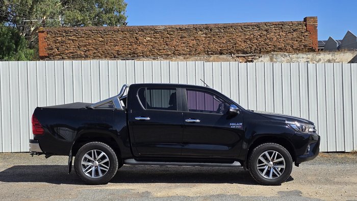 2017 Toyota Hilux SR5