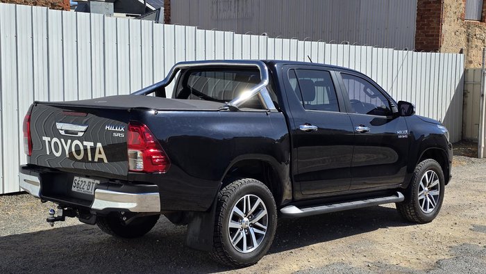2017 Toyota Hilux SR5