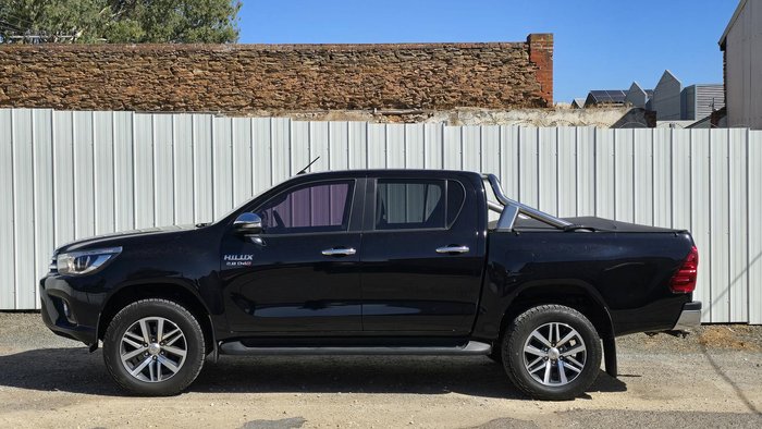2017 Toyota Hilux SR5