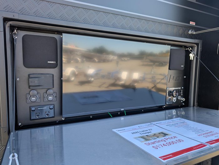 2025 Lotus Caravans 22' Rear Club Trooper