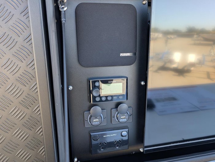 2025 Lotus Caravans 22' Rear Club Trooper
