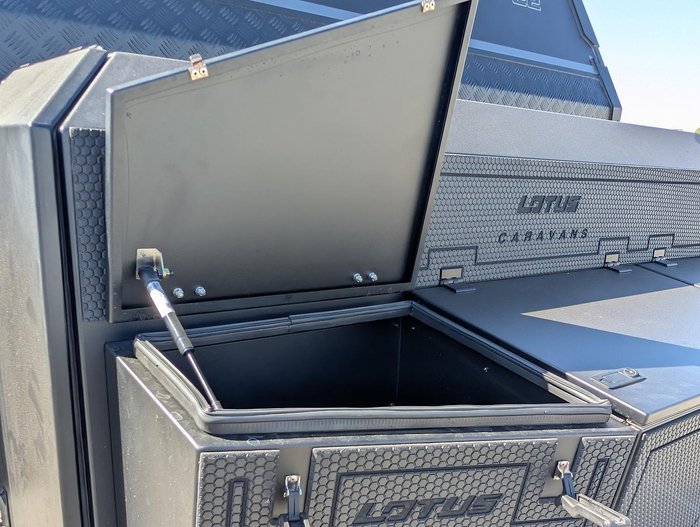 2025 Lotus Caravans 22' Rear Club Trooper
