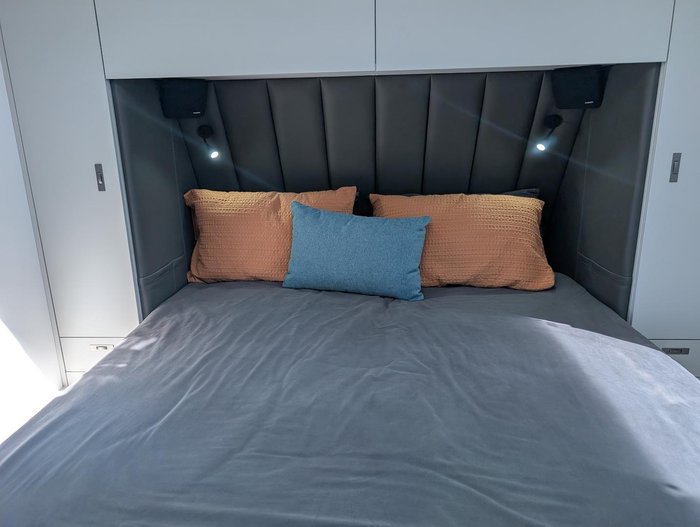 2025 Lotus Caravans 22' Rear Club Trooper
