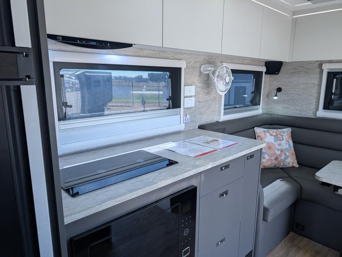 2025 Lotus Caravans 22' Rear Club Trooper