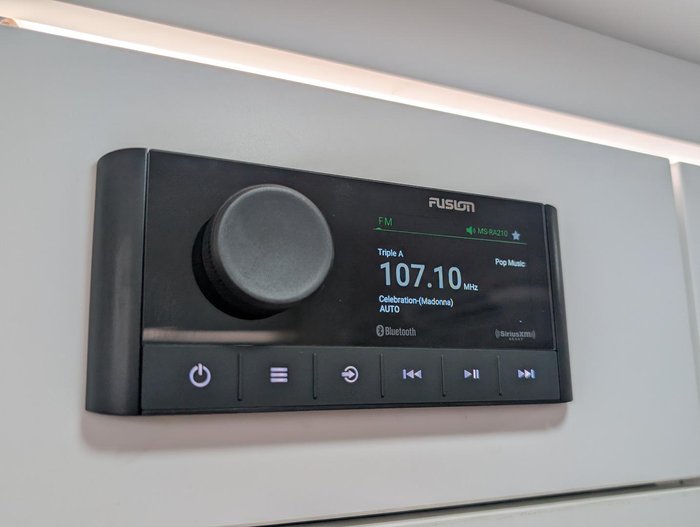 2025 Lotus Caravans 22' Sprint Rear Club