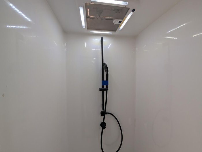 2025 Lotus Caravans 22' Sprint Rear Club