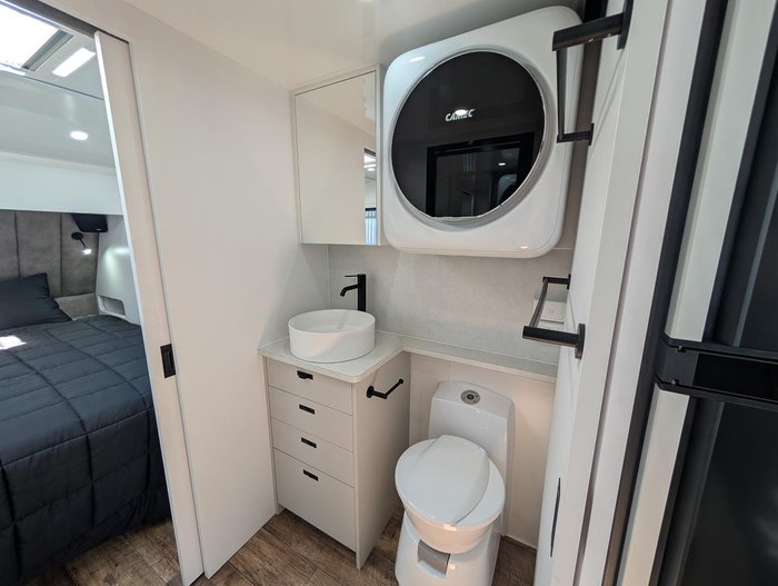 2025 Lotus Caravans 22' Sprint Rear Club