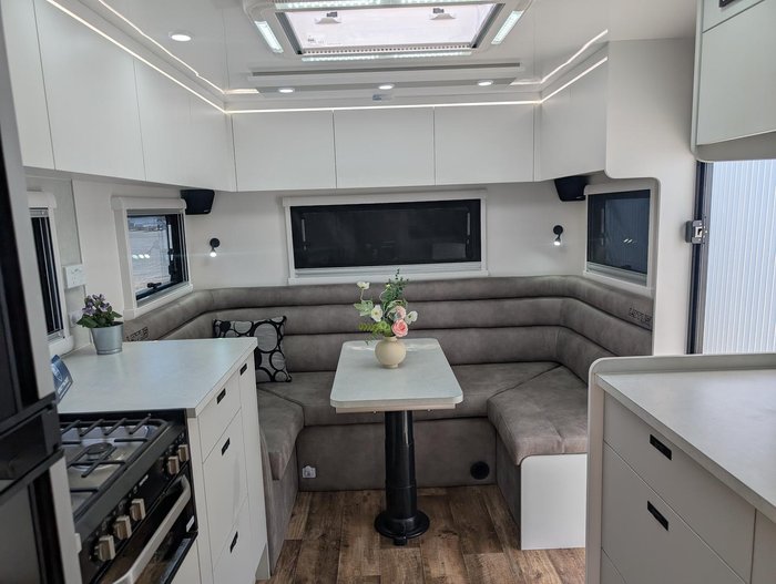 2025 Lotus Caravans 22' Sprint Rear Club