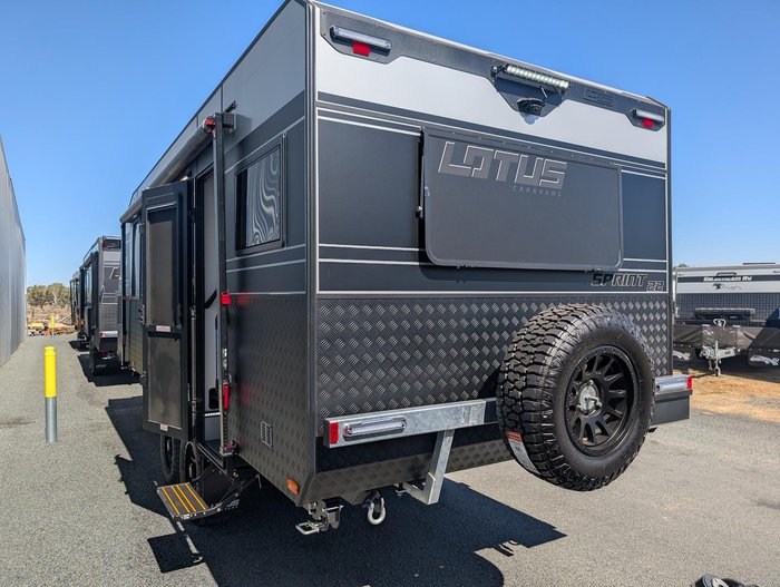 2025 Lotus Caravans 22' Sprint Rear Club