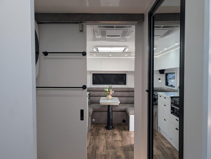 2025 Lotus Caravans 22' Sprint Rear Club