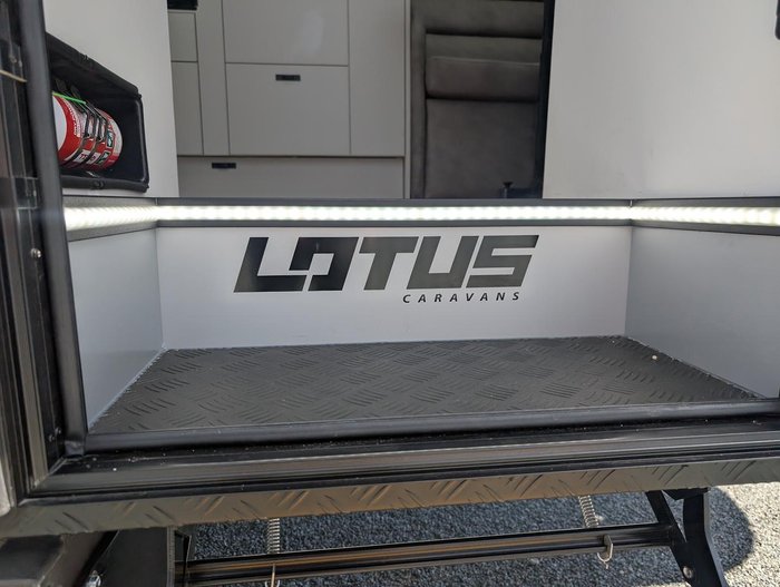 2025 Lotus Caravans 22' Sprint Rear Club