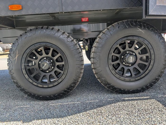 2025 Lotus Caravans 22' Sprint Rear Club