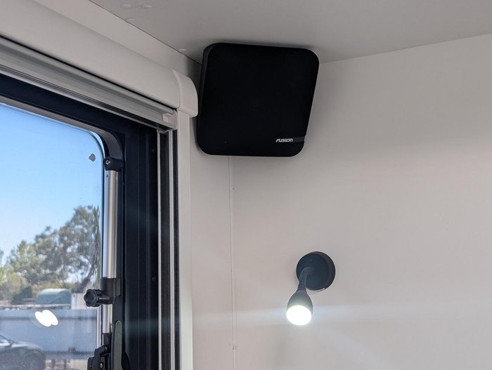 2025 Lotus Caravans 22' Sprint Rear Club