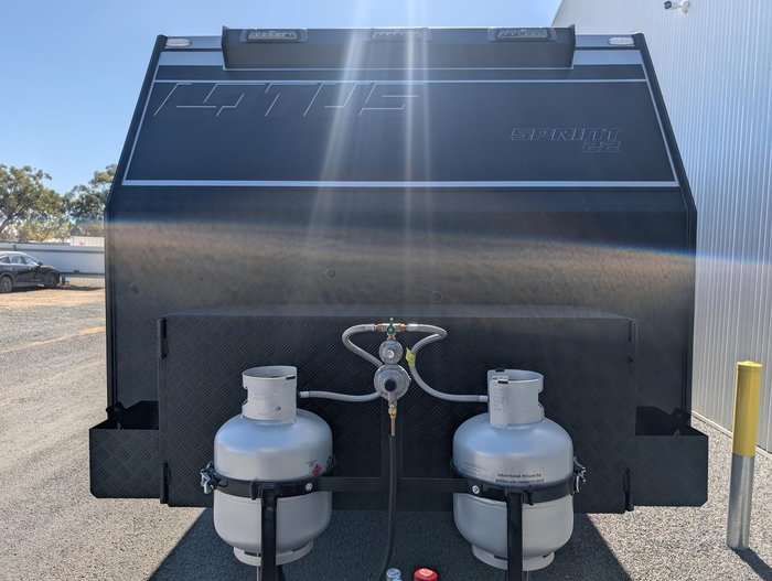 2025 Lotus Caravans 22' Sprint Rear Club