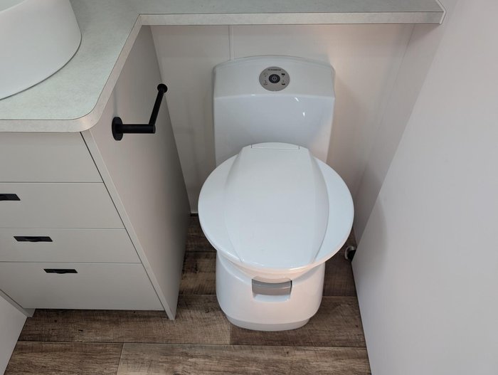 2025 Lotus Caravans 22' Sprint Rear Club