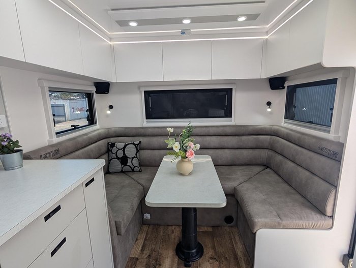 2025 Lotus Caravans 22' Sprint Rear Club