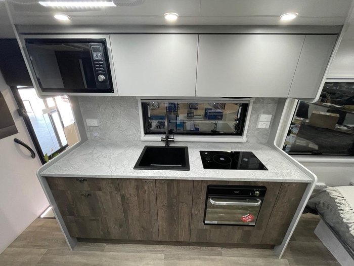 2025 Lotus Caravans 20'6 Freelander