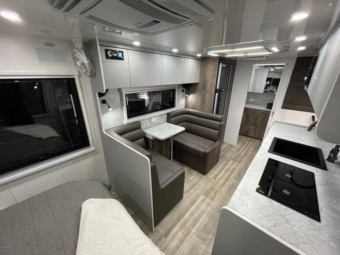 2025 Lotus Caravans 20'6 Freelander