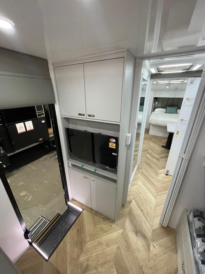 2025 Lotus Caravans 23'5 Dual Door Off Grid Double Bunk