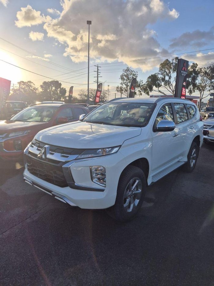 2024 Mitsubishi Pajero Sport GLX
