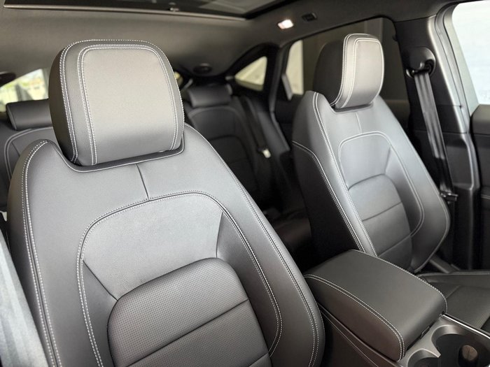 2024 Jaguar E-PACE P250 R-Dynamic SE