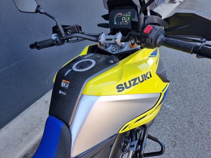 2024 Suzuki V-Strom 1050DE V-Strom Yellow