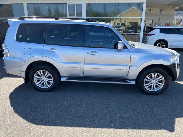 2013 Mitsubishi Pajero VR-X