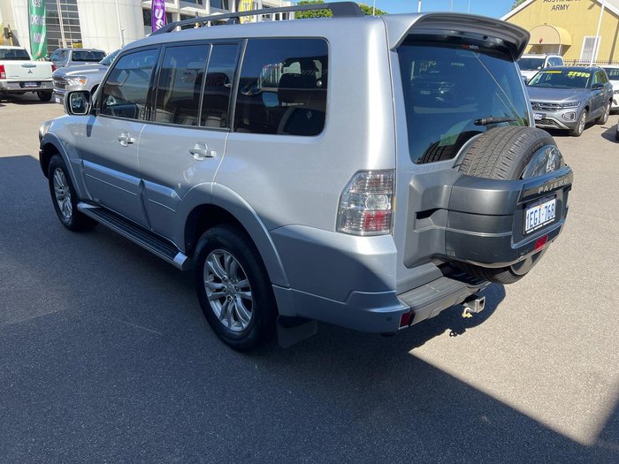 2013 Mitsubishi Pajero VR-X
