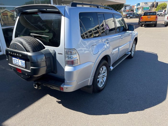 2013 Mitsubishi Pajero VR-X