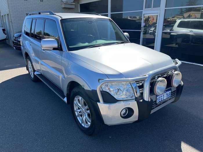 2013 Mitsubishi Pajero VR-X
