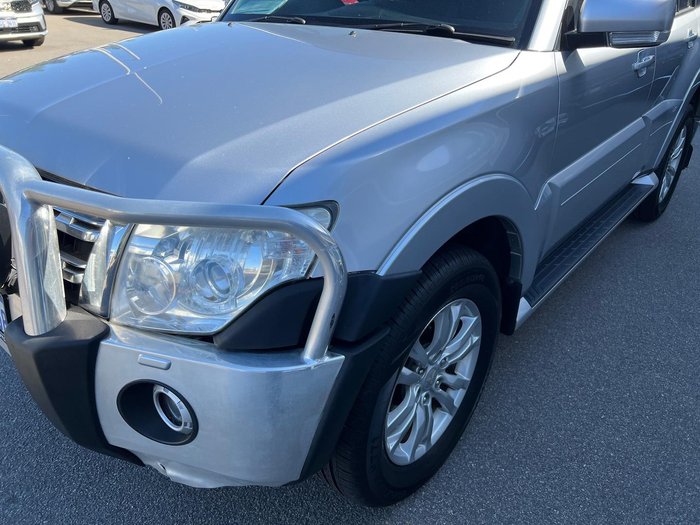 2013 Mitsubishi Pajero VR-X