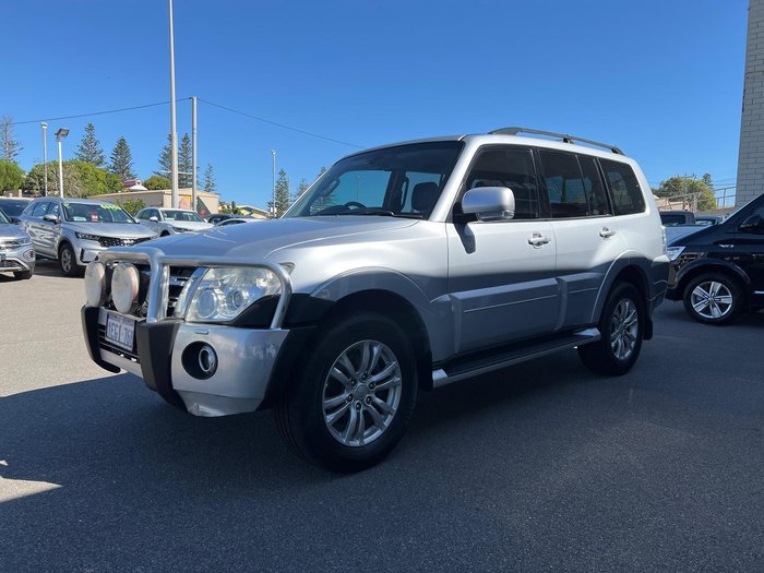 2013 Mitsubishi Pajero VR-X