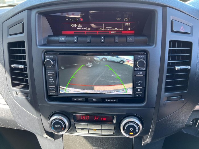 2013 Mitsubishi Pajero VR-X
