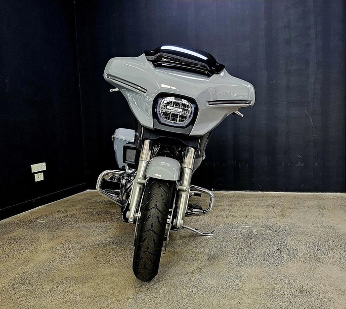 2025 Harley-Davidson Street Glide 117 (FLHX) Touring Grey
