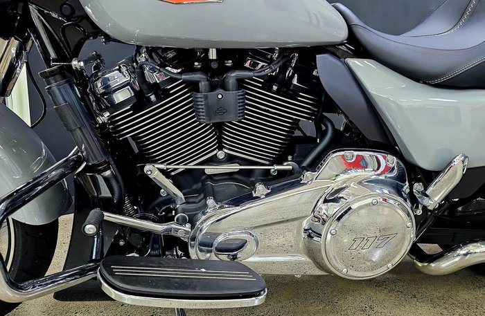 2025 Harley-Davidson Street Glide 117 (FLHX) Touring Grey