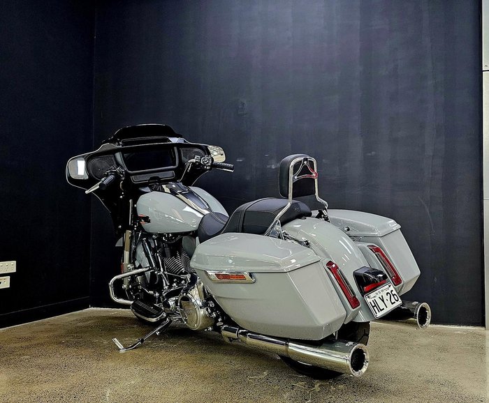2025 Harley-Davidson Street Glide 117 (FLHX) Touring Grey
