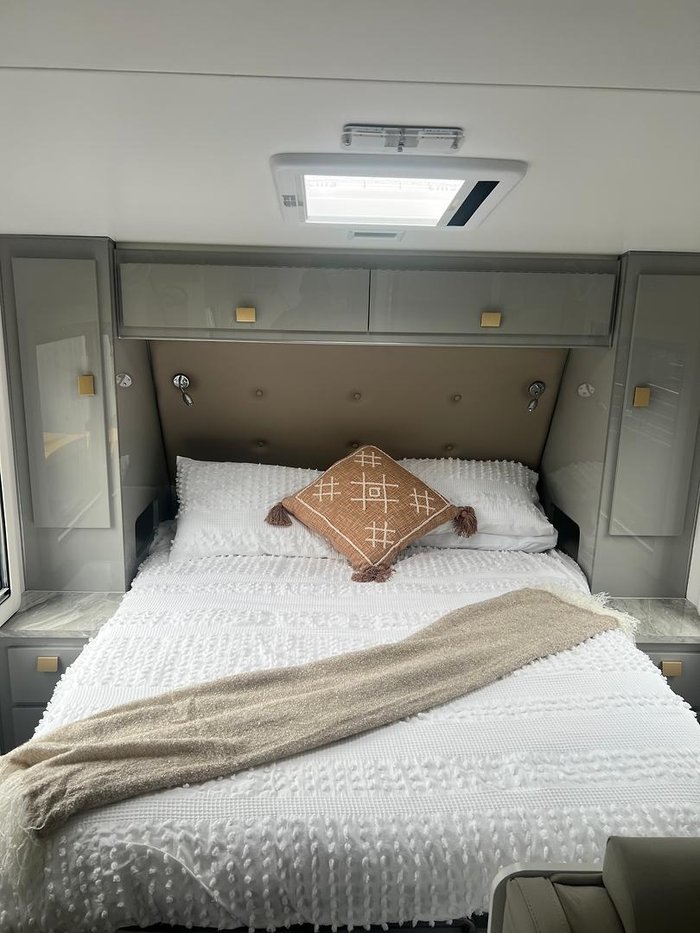 2025 JB Caravans Dirt Road Xtreme 22' Large Ensuite