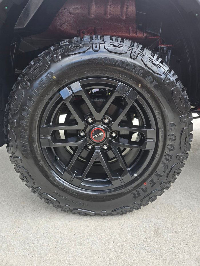 2024 Isuzu D-MAX BLADE