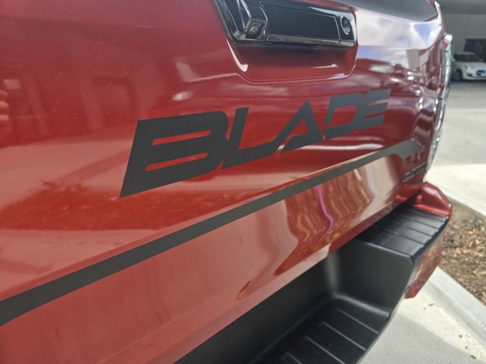 2024 Isuzu D-MAX BLADE