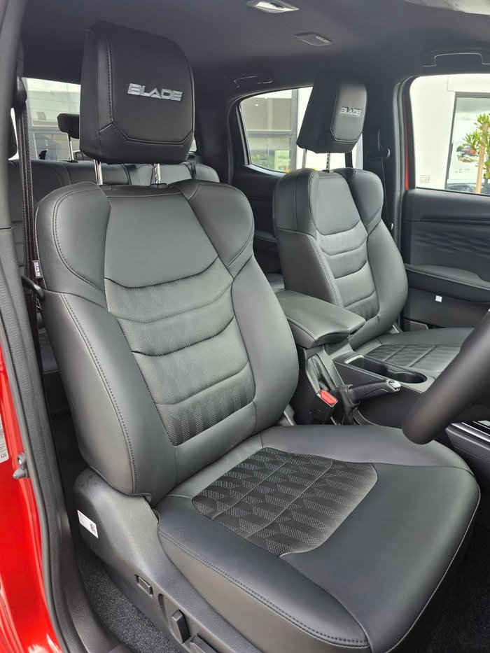 2024 Isuzu D-MAX BLADE