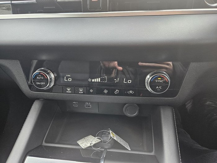 2024 Mitsubishi Outlander ES