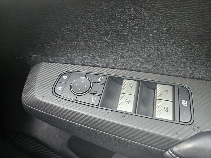 2024 Mitsubishi Outlander ES